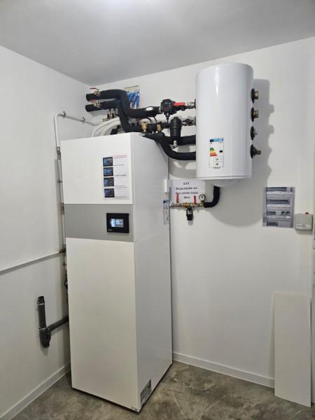 Installation d'une pompe à chaleur AIR-EAU à VER proche de Gavray