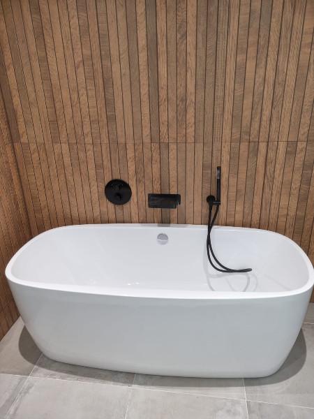 Création d'une salle de bain et de douche pour espace piscine 
