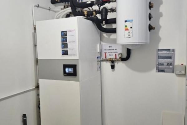 Installation d'une pompe à chaleur AIR-EAU à VER proche de Gavray