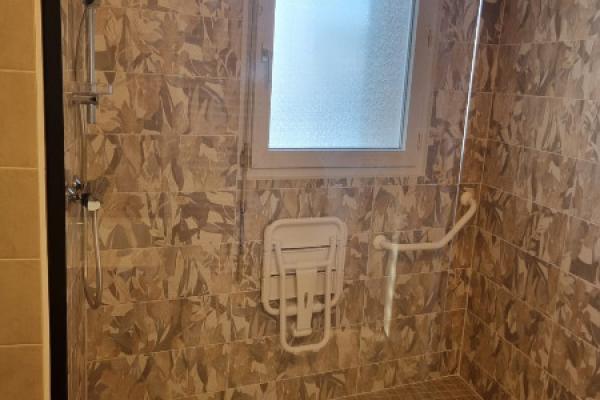 Réalisation d'une salle d'eau aux nomres PMR à Granville (proche de Donville les Bain & Yquelon) 