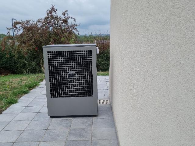 Installation d'une pompe à chaleur Dimplex modèle M Flex à Montmartin sur Mer 