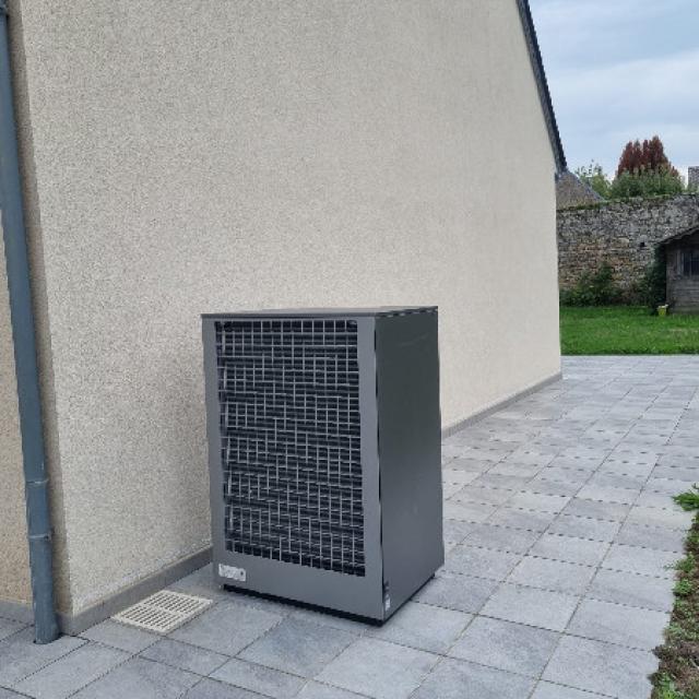 Installation d'une pompe à chaleur Dimplex modèle M Flex à Montmartin sur Mer 